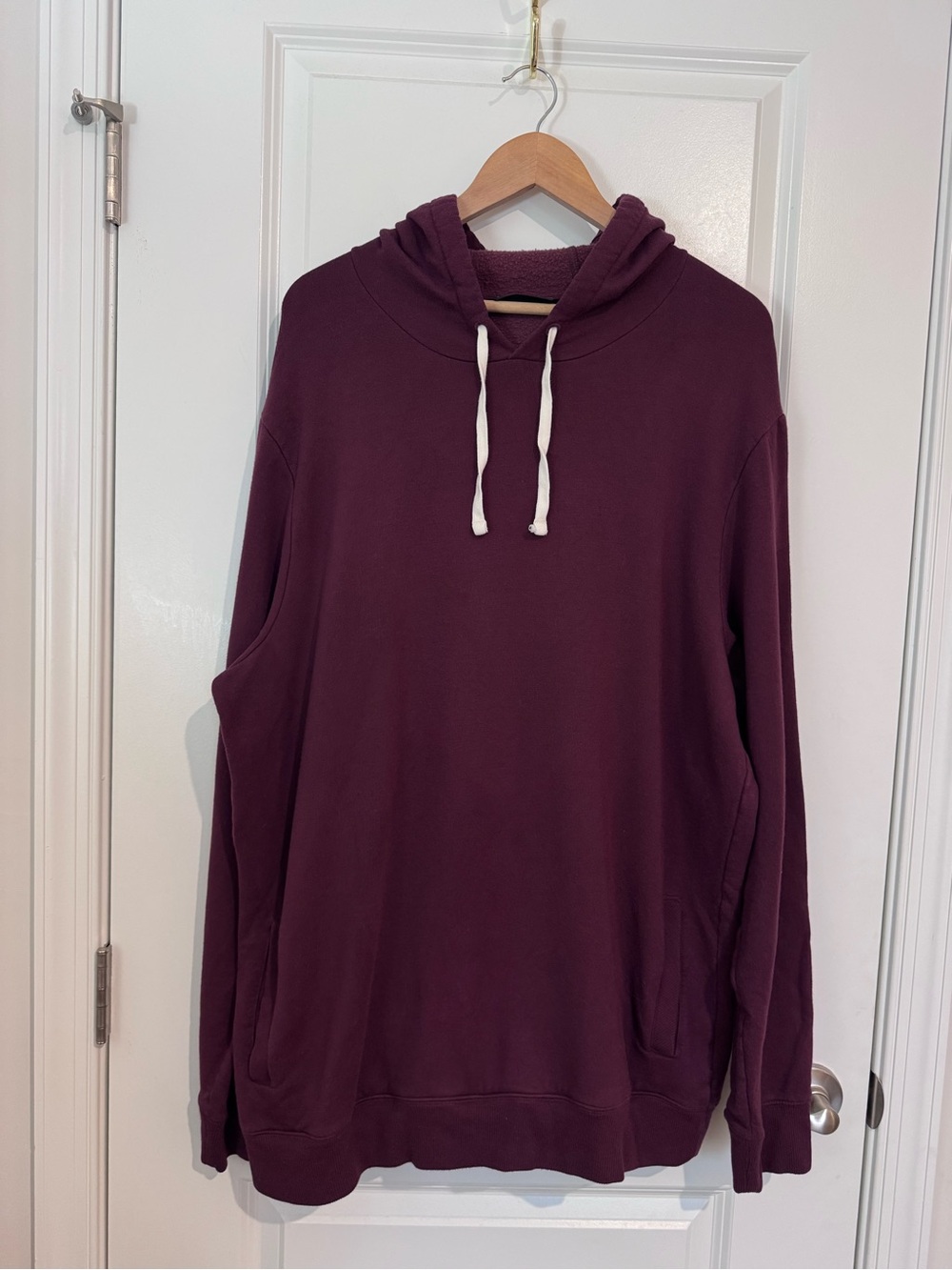 Travis Mathew Hoodie Mens XL Maroon Pullover Pockets Drawstring Stretch Dividend